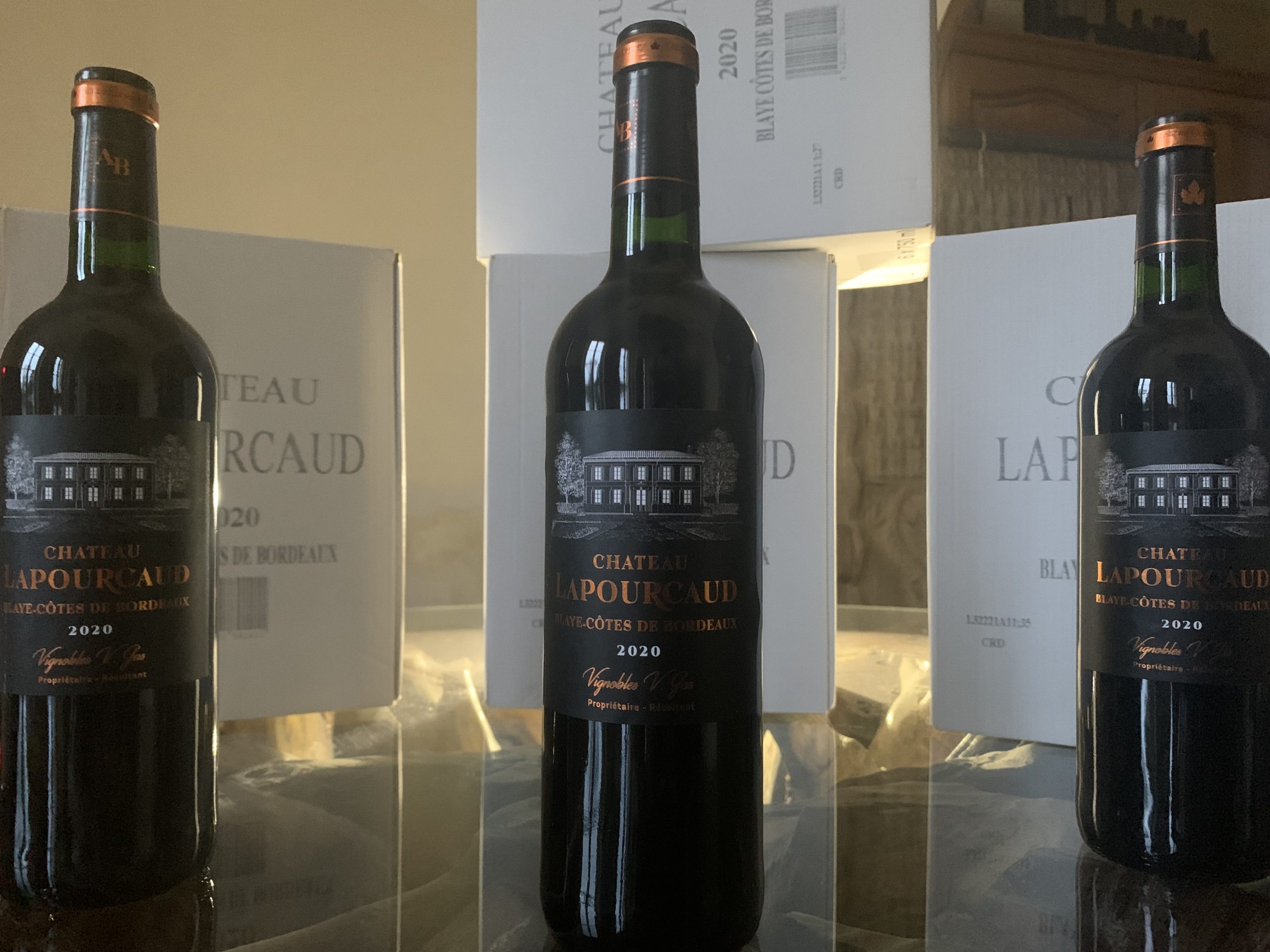 Bouteille de vin rouge Château Lapourcaud, Blaye Côtes de Bordeaux